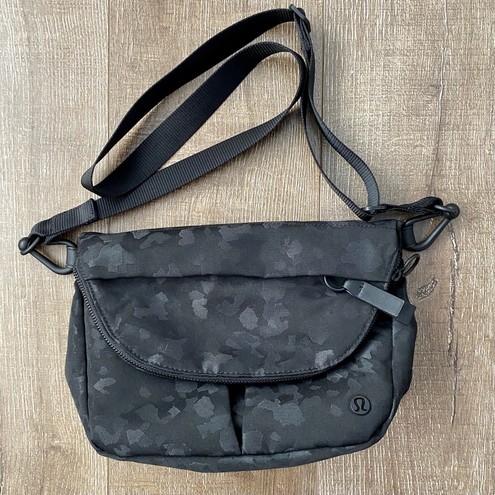 lululemon athletica Black Camo all night festival Bag